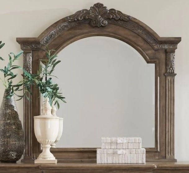 Liberty Carlisle Court 4-Piece Chestnut/Sand Queen Upholstered Poster Bedroom Set - Image 4