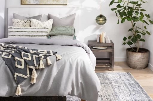 Surya Tut Medium Gray 50"x60" Throw Blanket - Image 4